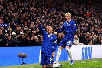 恩佐百场里程碑建功,切尔西2-2伯恩茅斯三轮不胜,曼城笑纳大礼