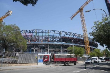 世体:巴萨等待诺坎普改造的完工证书,球场部分开放&容纳27000人