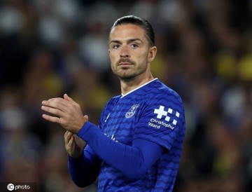 英超替补登场 格拉利什迎来埃弗顿生涯首秀
英超替补登场 格拉利什迎来埃弗顿生涯首秀