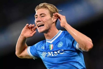 曼联4400万卖霍伊伦德基本谈妥！巨头为转会志得意满，承诺继续买人