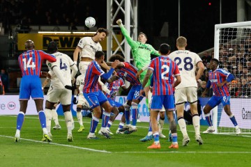 体坛联播｜狼队确认提前降级，文班亚马全票当选最佳防守球员