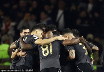 托辛·阿达拉比奥尤：切尔西的无声铁卫，欧冠对决巴萨的关键先生