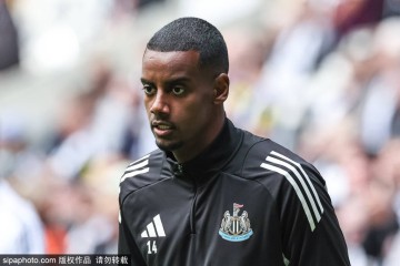 还来?!伊萨克向纽卡申请离队 利物浦创英超纪录报价