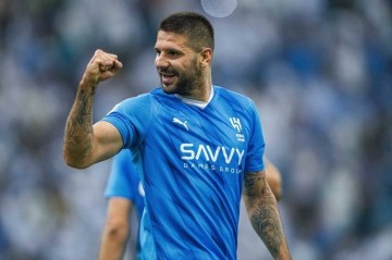 曼晚:霍伊伦打算离开曼联,后者有可能签下米特洛维奇作为替代者