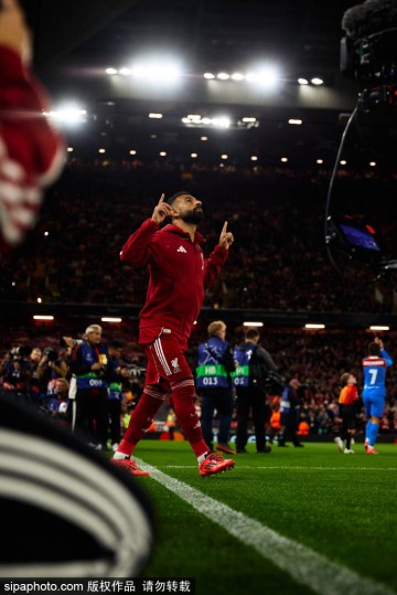 曼联三后卫战术或成利物浦克星,超级星期天迎来巅峰对决