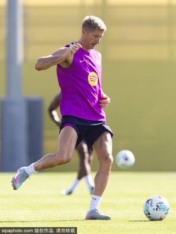 巴萨VS比利亚雷亚尔:西甲首场美国开战,迈阿密能否改变足球历史?