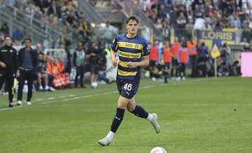 意甲动态一览：阿莱格里给莱奥新角色，国米强烈追逐18岁潜力新星