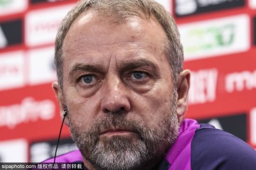 巴塞罗那再次登顶:西甲最新积分榜与汉斯-弗里克的夺冠底牌解析