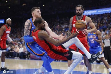 NBA第一天上班就强度爆表?KD东契奇合演悲情双簧