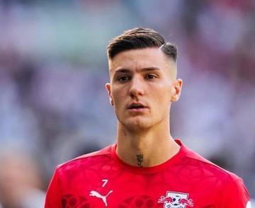 曼联前锋目标浮现!22岁身价7000万,德甲2年进27球,他愿来就买